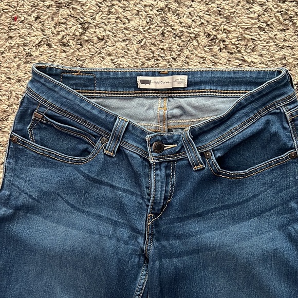 Levi’s Bold Curve Skinny Jeans - Picture 2 of 2
